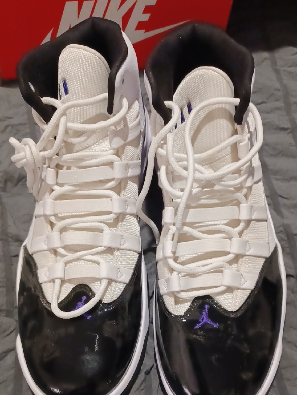Nike Black White Air Jordan Max aura Concord Size 12